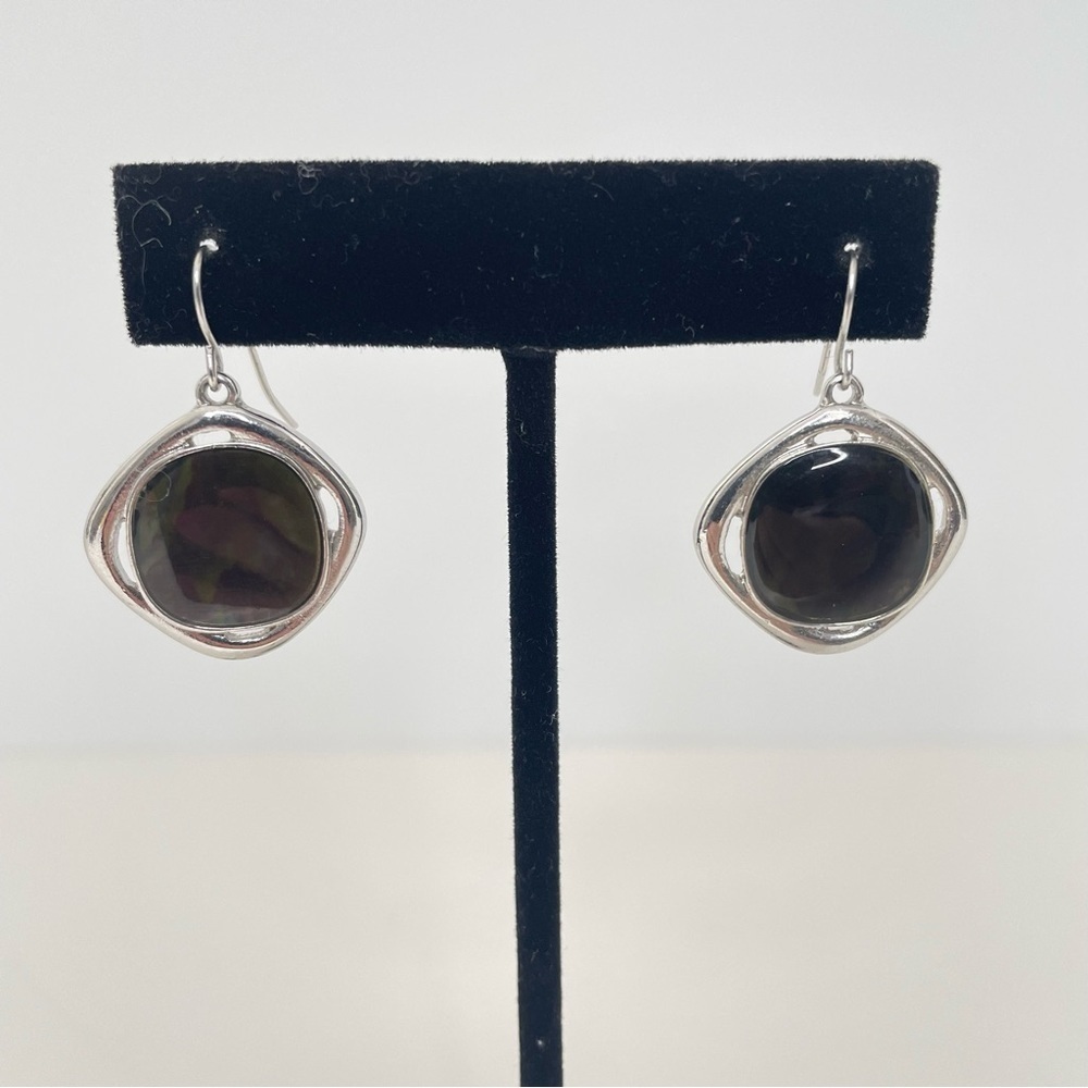 Shell Inlayed Geometric Shaped Earrings - Picture 5 of 6